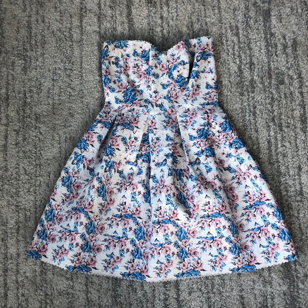 Sans Souci Strapless Dress